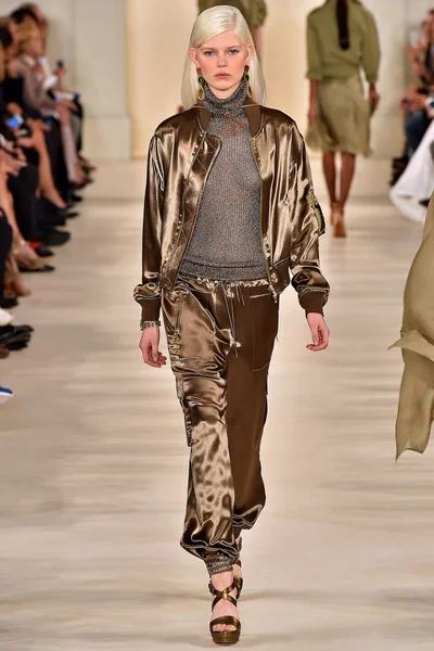 Look 13